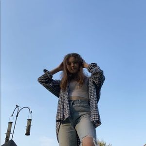 Meet your Posher, Larissa